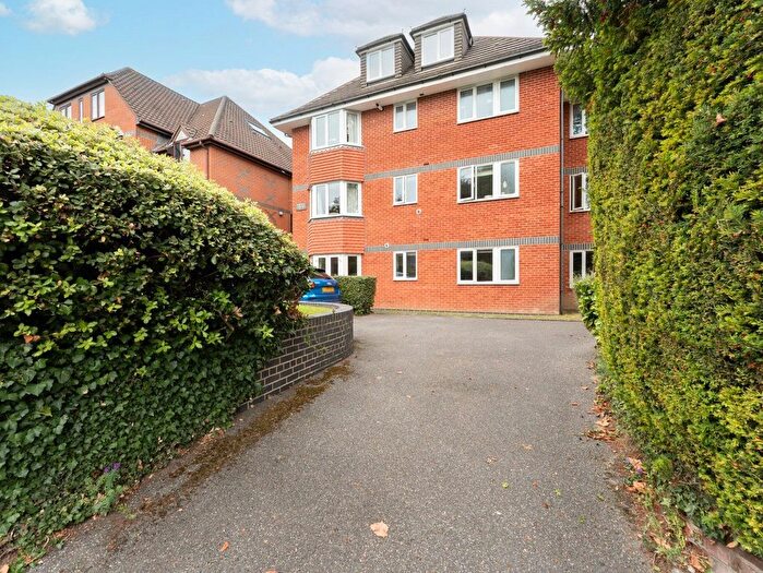 2 Bedroom Flat For Sale In Grange Road, Sutton, SM2