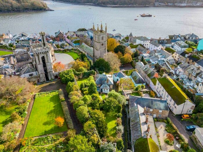 5 Bedroom Detached House To Rent In Church Avenue, PL23