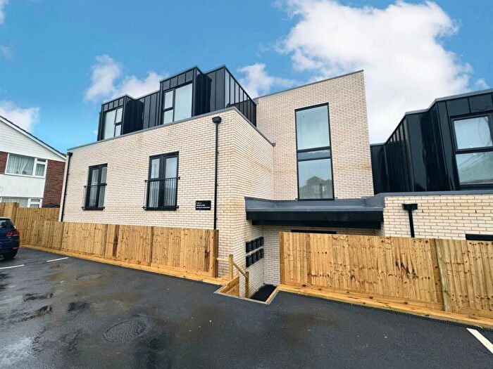 1 Bedroom Flat To Rent In South Coast Road, Peacehaven, BN10