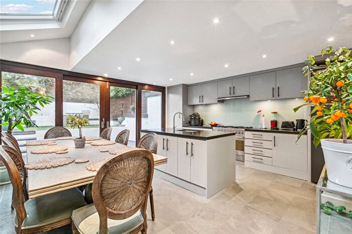 5 Bedroom Terraced House To Rent In Ridgmount Road, London, SW18