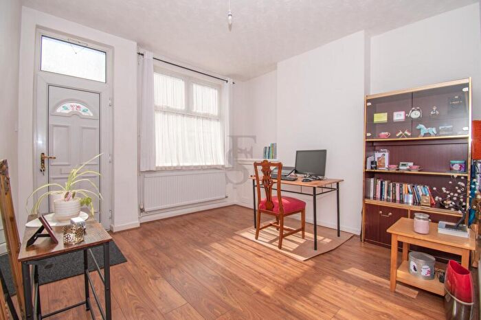 3 Bedroom Terraced House For Sale In Bassett Street, Leicester, LE3