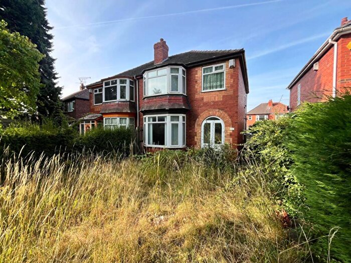 3 Bedroom Semi-Detached House For Sale In York Road, Doncaster, DN5