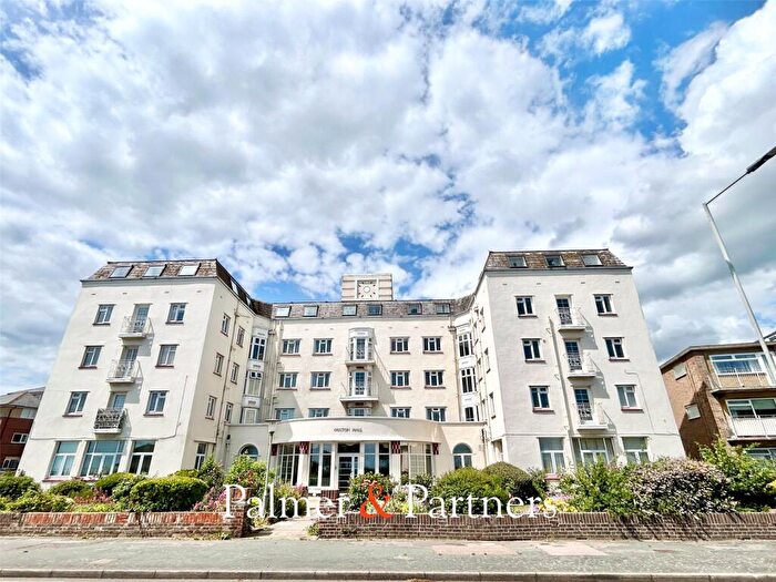 2 Bedroom Apartment For Sale In Marine Parade East, Clacton-on-Sea, Essex, CO15