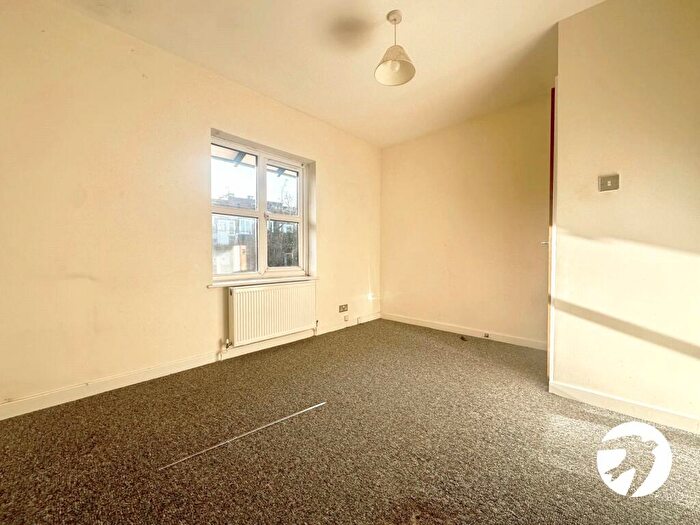 2 Bedroom Flat For Sale In Halley Gardens, Lewisham, London, SE13