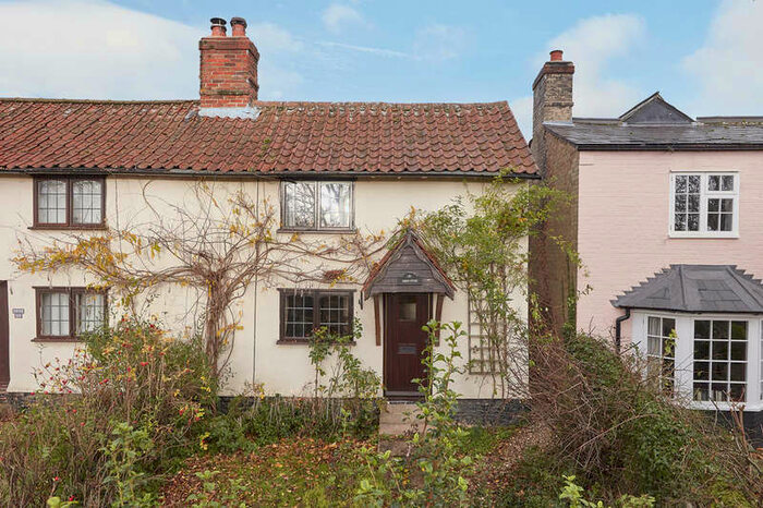 2 Bedroom Cottage For Sale In Lidgate, Suffolk, CB8