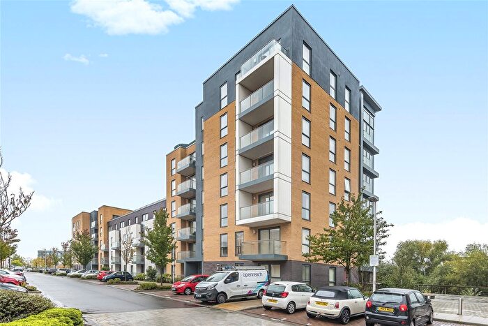 2 Bedroom Flat To Rent In Cygnet House, Drake Way, Reading, Berkshire, RG2