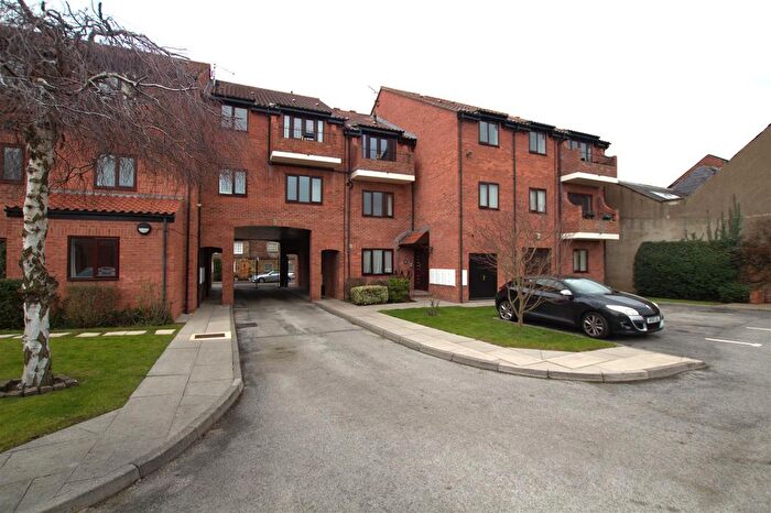2 Bedroom Flat To Rent In West Street, Yarm, TS15