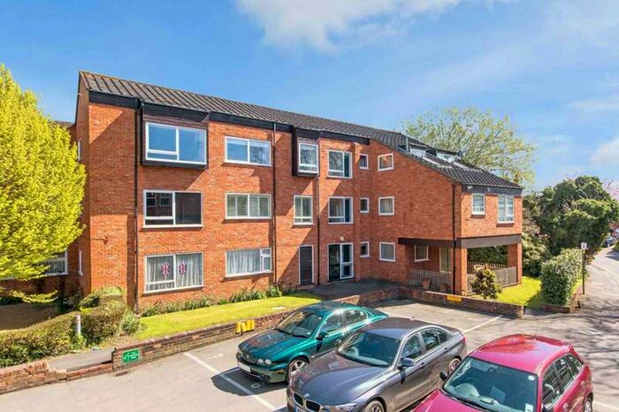 2 Bedroom Flat To Rent In Mill Street, Berkhamsted, HP4