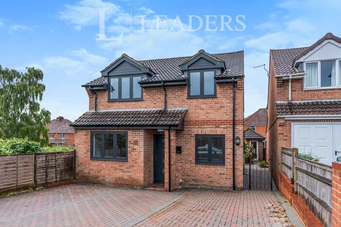 4 Bedroom Detached House To Rent In Portview Road, Midanbury, Southampton, SO18