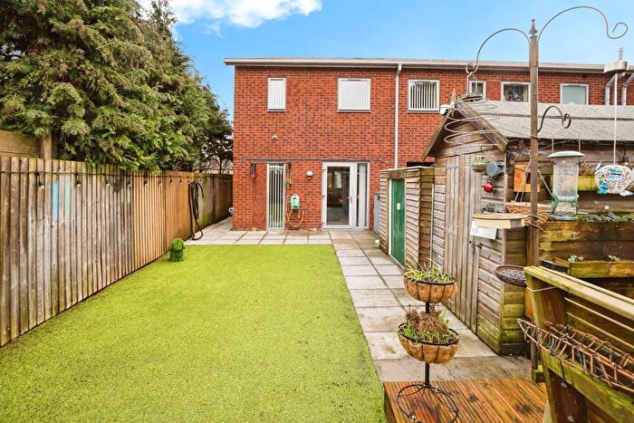 2 Bedroom End Terrace House For Sale In Chelmsford Court, Chester, Cheshire, CH1