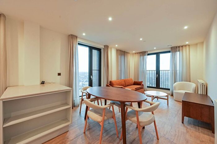 2 Bedroom Flat To Rent In Selbourne Road, Walthamstow, E17