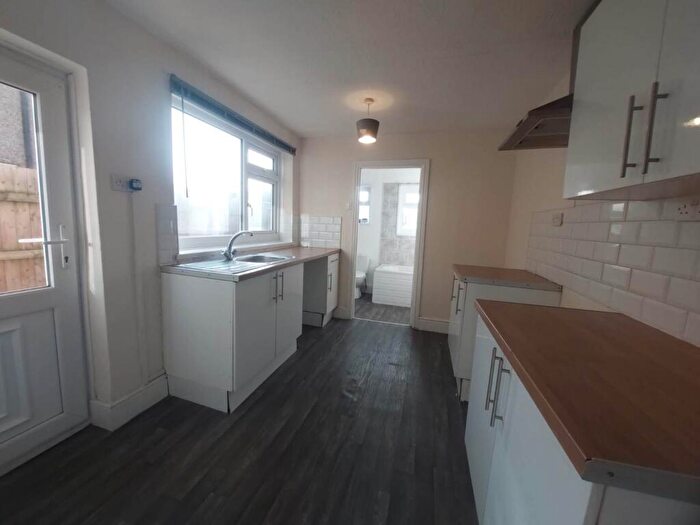 3 Bedroom Terraced House To Rent In David Street, Grimsby., DN32