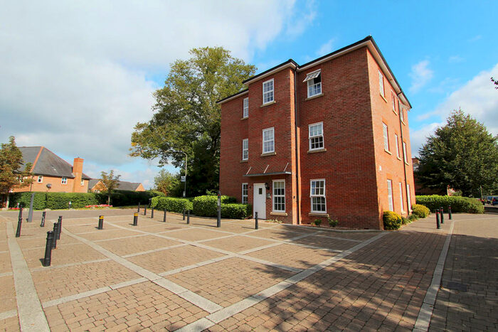 1 Bedroom Apartment To Rent In Knowle Avenue, Knowle, PO17