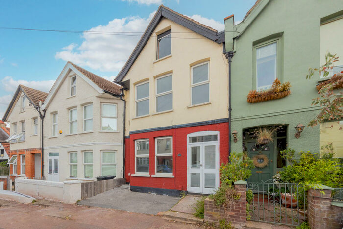 3 Bedroom Terraced House To Rent In Ramuz Drive, Westcliff-on-sea, SS0
