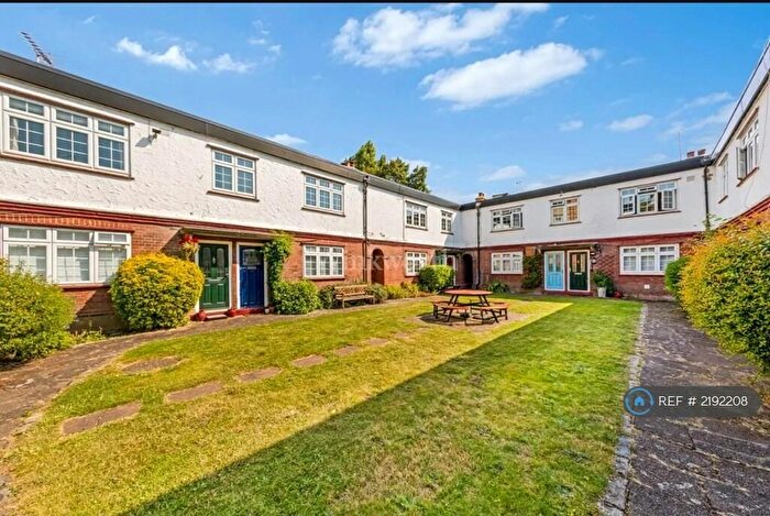 3 Bedroom Maisonette To Rent In Fire Station Mews, Beckenham, BR3