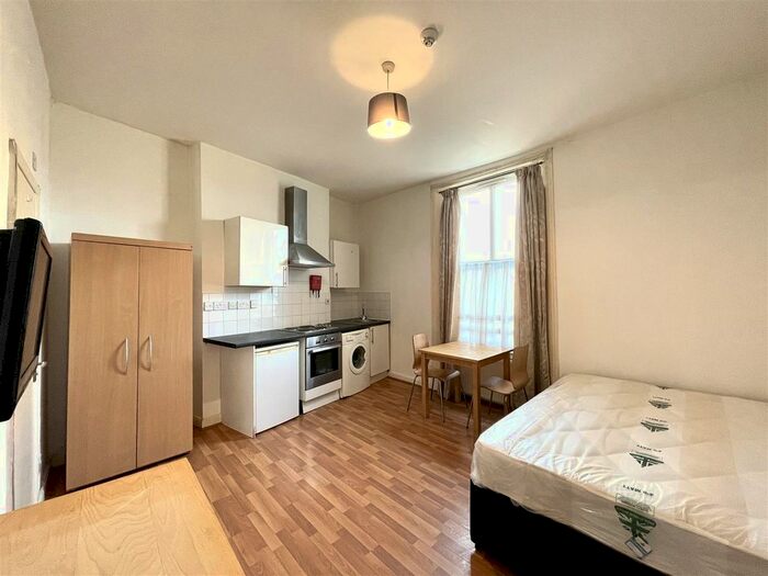 Studio To Rent In Camden Road, Holloway N7