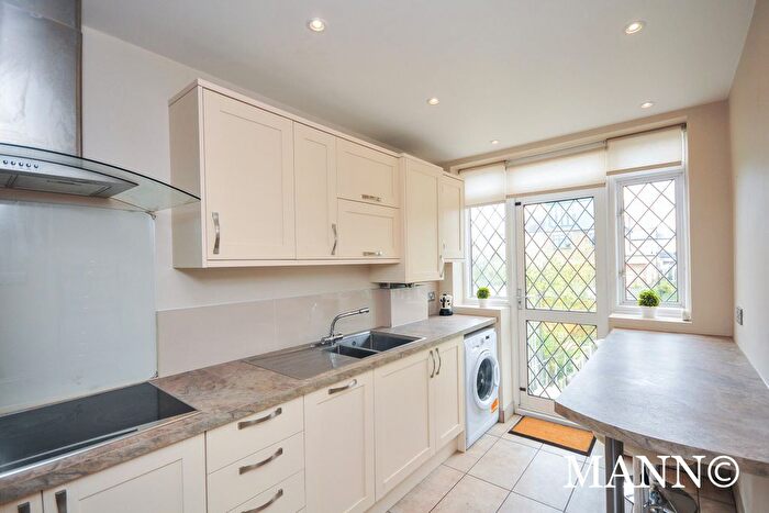 3 Bedroom Maisonette To Rent In Henryson Road, London, SE4