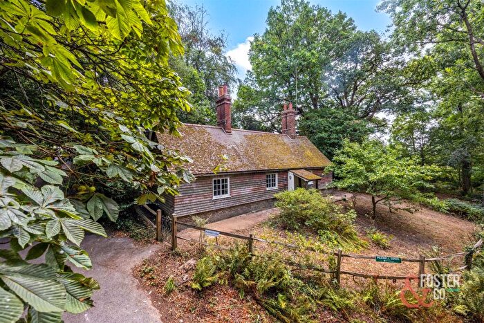 2 Bedroom Coach House For Sale In Buncton Lane, Bolney, Haywards Heath, RH17