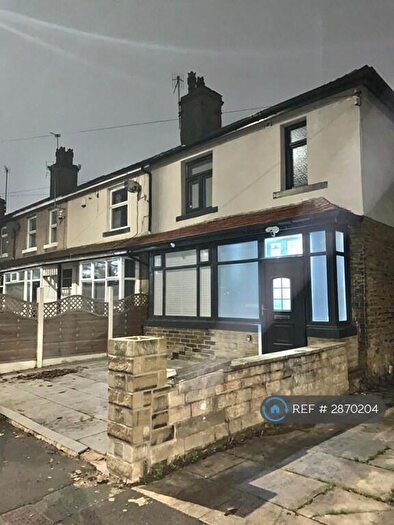 3 Bedroom End Of Terrace House To Rent In Hawes Road, Bradford, BD5