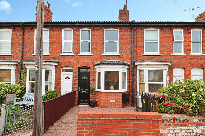 2 Bedroom Terraced House For Sale In Foss Bank, Lincoln, LN1