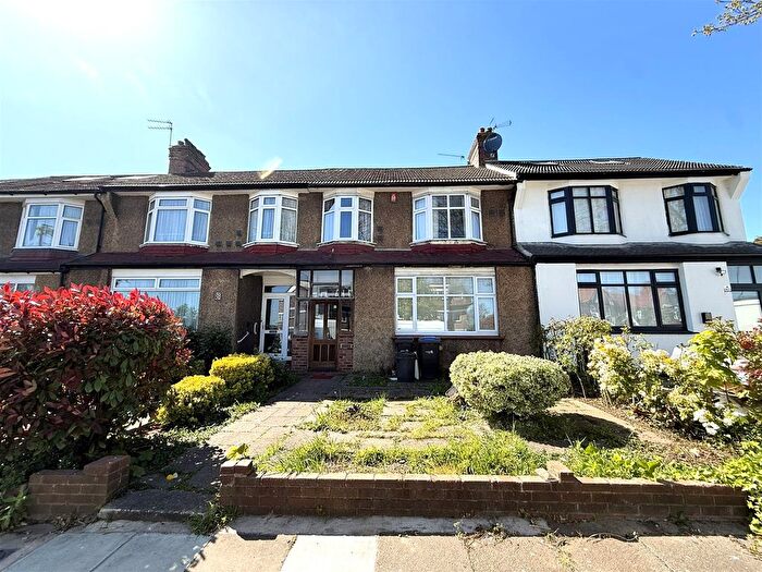 3 Bedroom Property To Rent In Connaught Gardens, London, N13