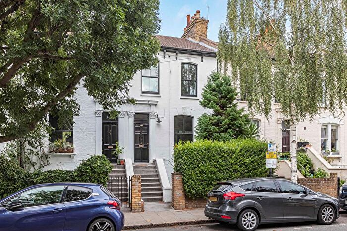 1 Bedroom Flat For Sale In Cecilia Road, London, E8