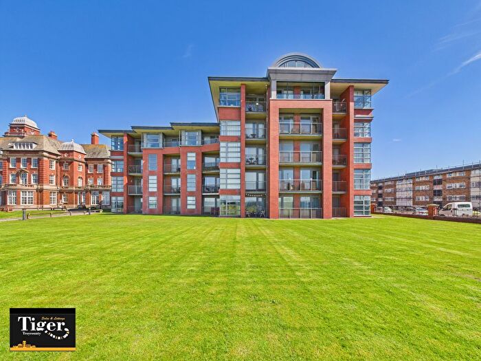 2 Bedroom Flat To Rent In Queens Promenade, Bispham, FY2