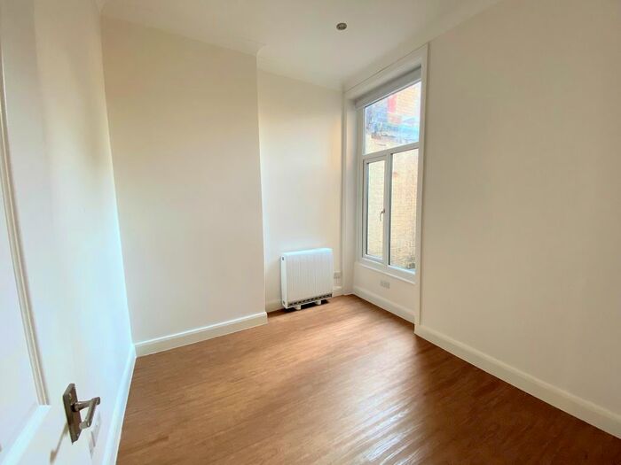 2 Bedroom Flat To Rent In Avenue Mews, Muswell Hill, London, N10