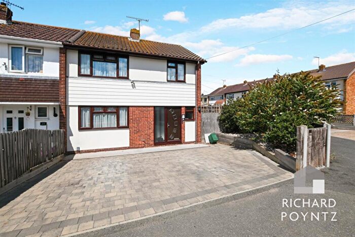 3 Bedroom End Of Terrace House For Sale In Cherry Close, Canvey Island, SS8