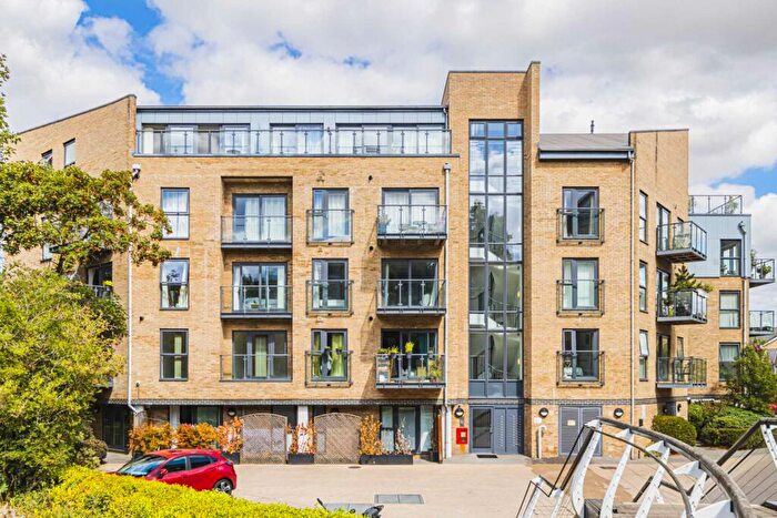 2 Bedroom Penthouse To Rent In The Embankment, Nash Mills Wharf, Hemel Hempstead, Hertfordshire, HP3