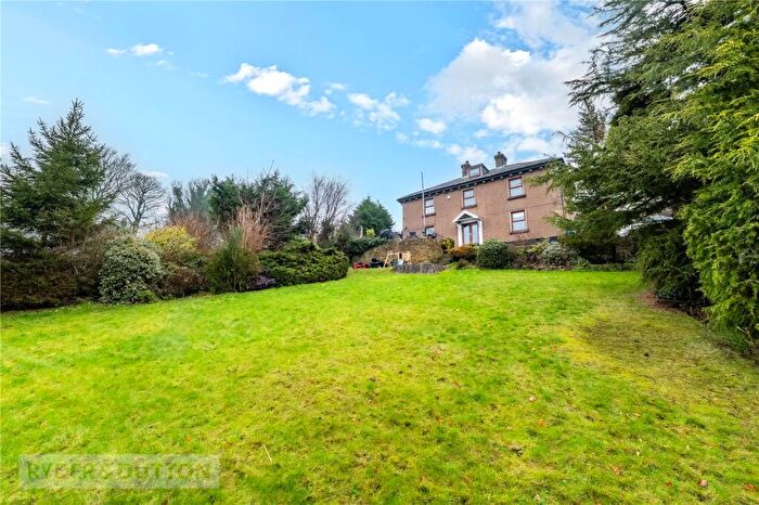 4 Bedroom Detached House For Sale In Stainland Road, Holywell Green, Halifax, West Yorkshire, HX4