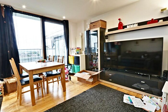 2 Bedroom Apartment To Rent In London Road, Croydon, Surrey, CR0