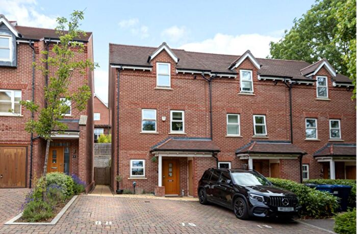 3 Bedroom Terraced House To Rent In Wilkes Close, London, NW7