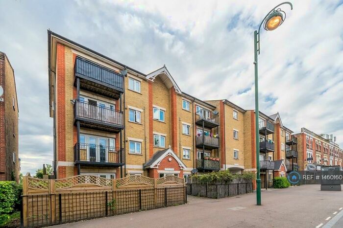 2 Bedroom Flat To Rent In Centro Court, London, E11