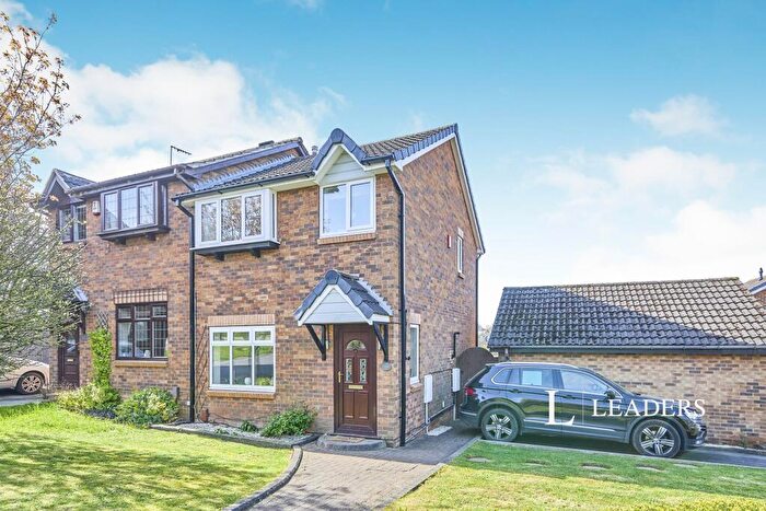3 Bedroom Semi-Detached House To Rent In Bishops Drive, Oakwood, DE21