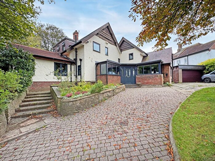4 Bedroom Detached House For Sale In Manor Road, Hartlepool, TS26