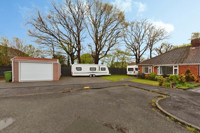 2 Bedroom Bungalow For Sale In Belmont Close, Fareham, Hampshire, PO14