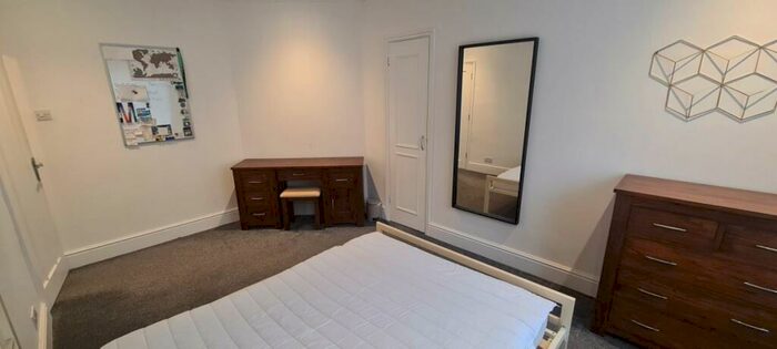 1 Bedroom Flat To Rent In Kings Terrace, Hampshire, PO5