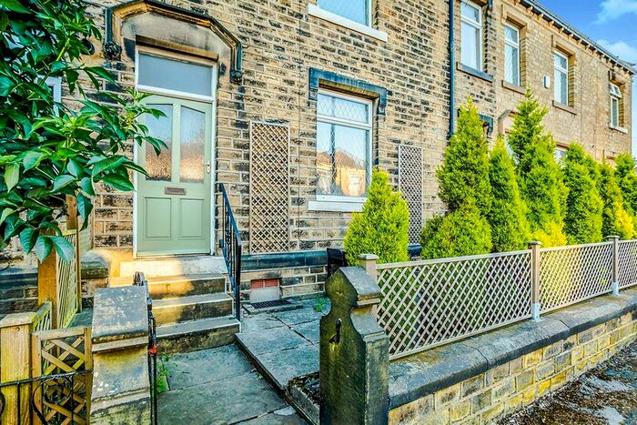 2 Bedroom Detached House To Rent In Dean Street, Oakes, Huddersfield, HD3