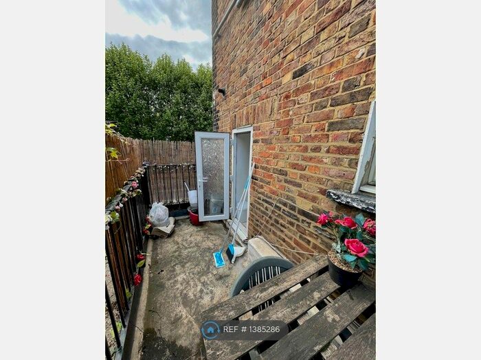 1 Bedroom Flat To Rent In Camden Street, London, NW1