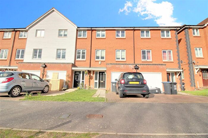 4 Bedroom Terraced House To Rent In Chambers Grove, Welwyn Garden City, AL7