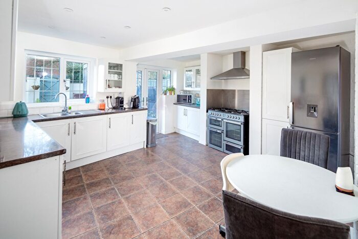 5 Bedroom Detached House For Sale In Hambleside, Bicester, OX26