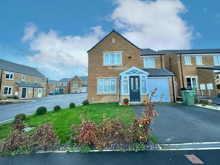 4 Bedroom Detached House To Rent In Haigh Road, Huddersfield, HD3