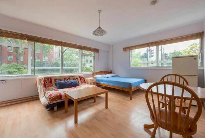 Studio To Rent In Grosvenor Road, London, SW1V