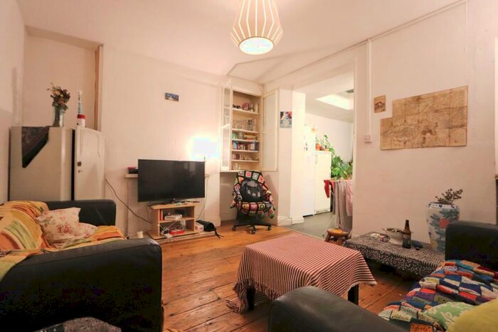 5 Bedroom House To Rent In Clifton Wood Crescent, Bristol, BS8