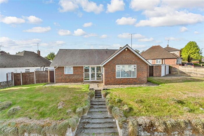 3 Bedroom Detached Bungalow For Sale In Capstone Road, Chatham, Kent, ME5