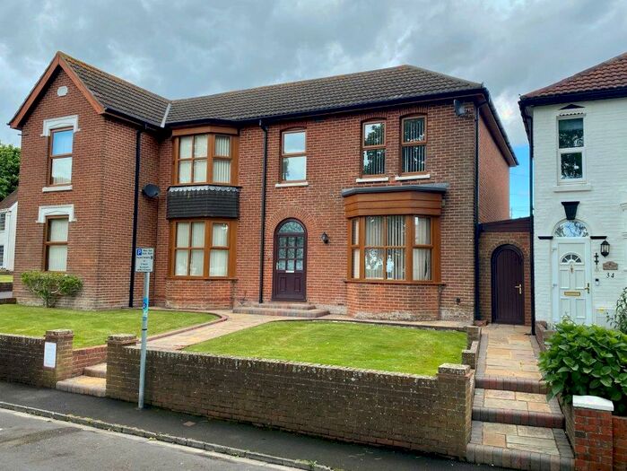 3 Bedroom Semi Detached House To Rent In Fareham, PO16