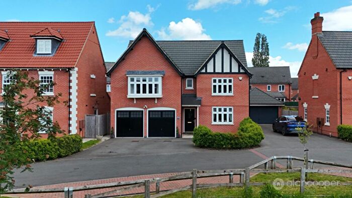 4 Bedroom Detached House For Sale In Russett Avenue, Manor Fields, Nuneaton, CV11