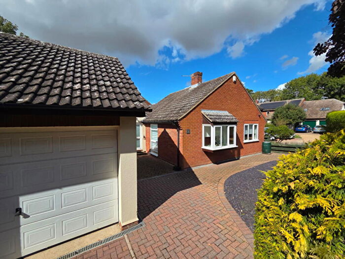 3 Bedroom Detached Bungalow For Sale In Middle Street, Great Gransden, SG19
