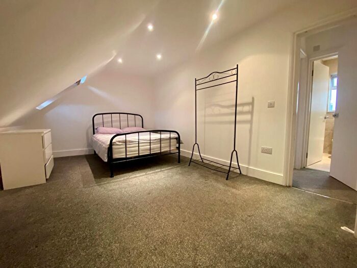 1 Bedroom Flat To Rent In Langdale Avenue, Mitcham, CR4